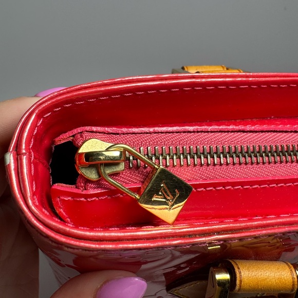 Louis Vuitton Houston Vernis Tote/Hand Bag– Rare Hot Pink/Raspberry - Picture 10 of 15
